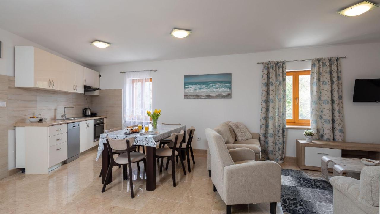 מילנה Luxury Stone Villa Nevija 2022 Private Villa מראה חיצוני תמונה