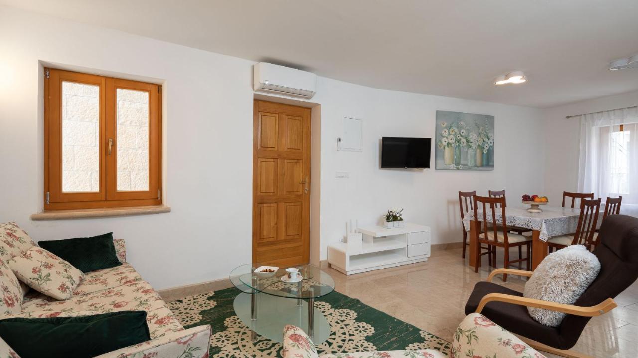מילנה Luxury Stone Villa Nevija 2022 Private Villa מראה חיצוני תמונה