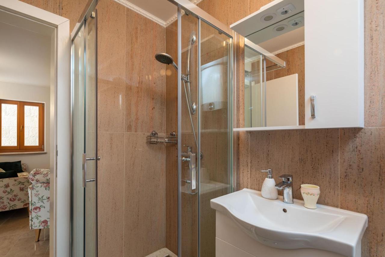 מילנה Luxury Stone Villa Nevija 2022 Private Villa מראה חיצוני תמונה