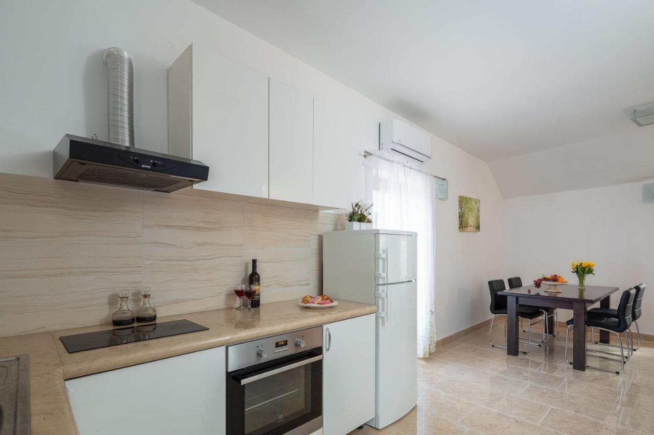 מילנה Luxury Stone Villa Nevija 2022 Private Villa מראה חיצוני תמונה
