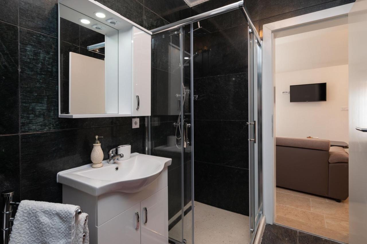 מילנה Luxury Stone Villa Nevija 2022 Private Villa מראה חיצוני תמונה