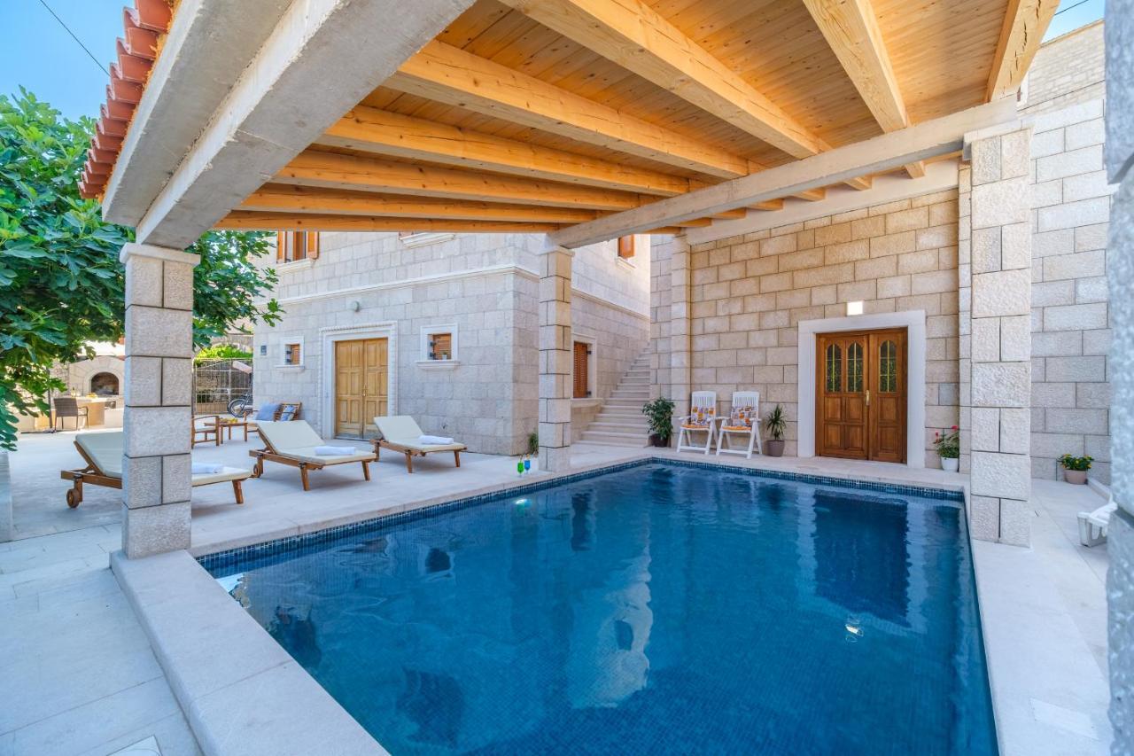 מילנה Luxury Stone Villa Nevija 2022 Private Villa מראה חיצוני תמונה