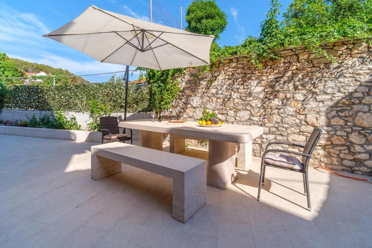מילנה Luxury Stone Villa Nevija 2022 Private Villa מראה חיצוני תמונה